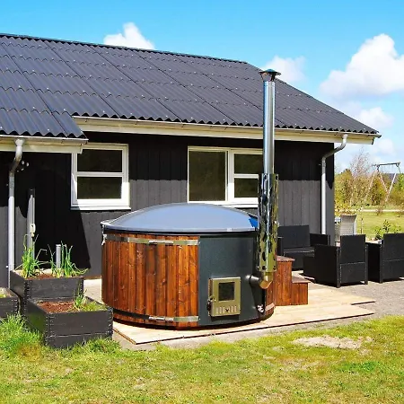 Cozy Cottage Retreat In Tranum-By Traum